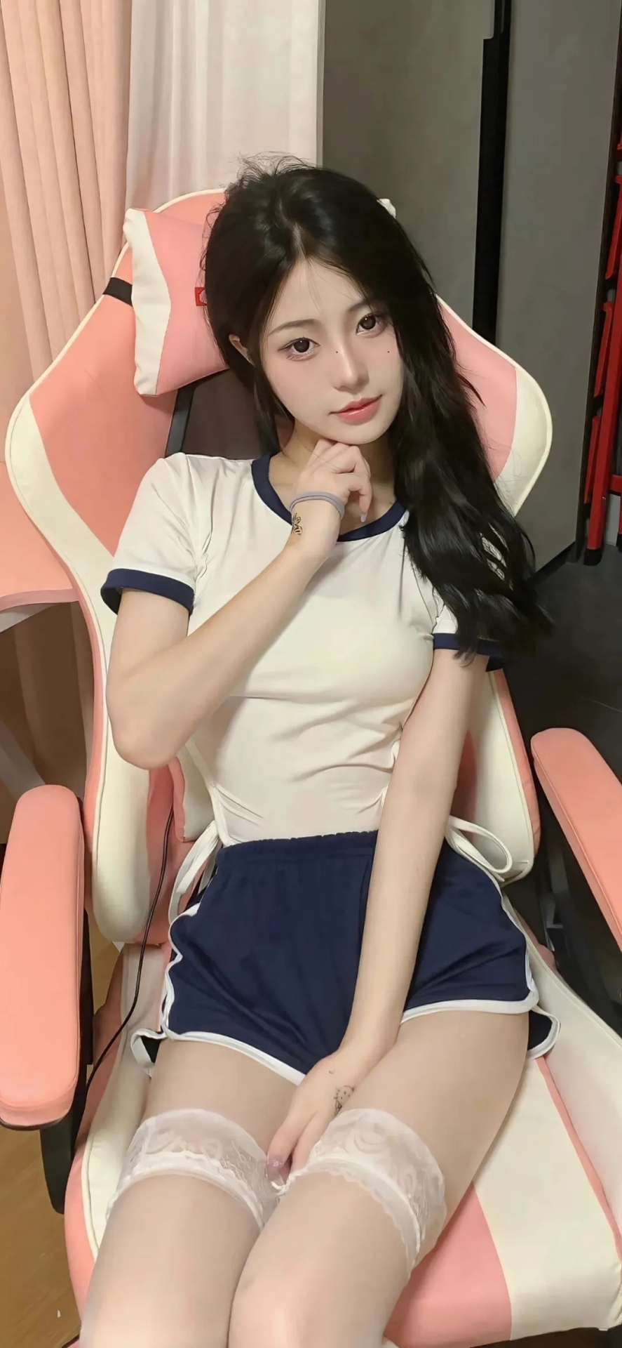 微信聊天背景超清體操服女友